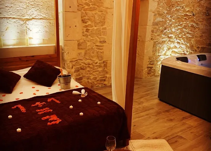Suite De Caractere Avec Jacuzzi
