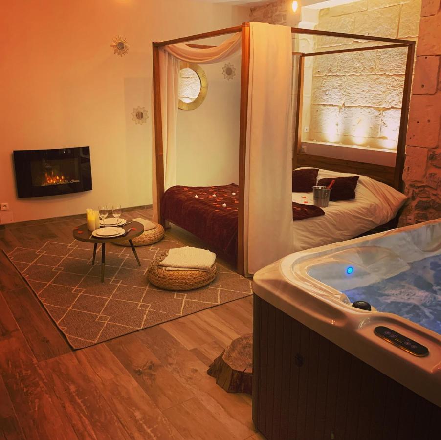 De Caractere Avec Jacuzzi
