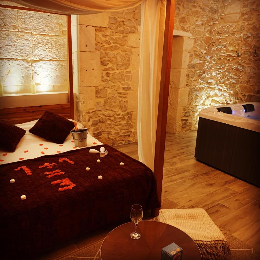 De Caractere Avec Jacuzzi *